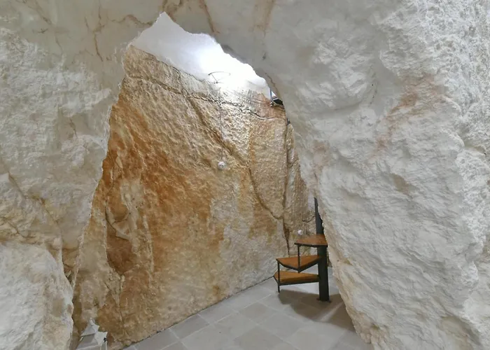 Grotta Antigone - 3min Dal Centro Storico 오스투니